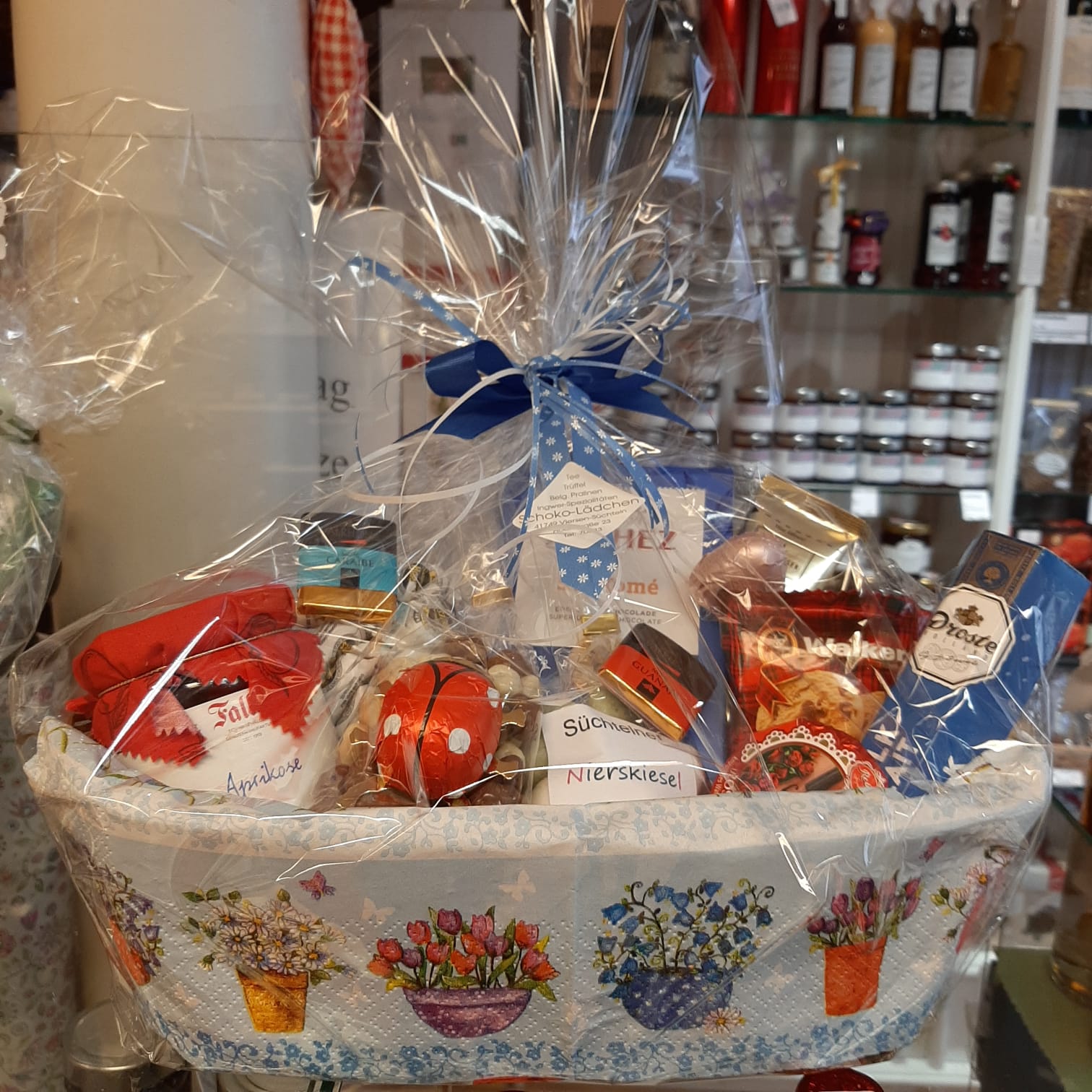 individuell gefüllter Präsentkorb