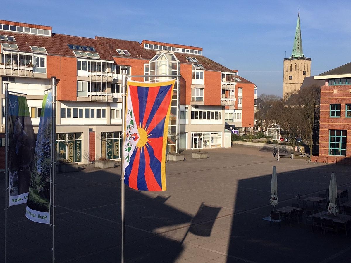 Viersen zeigt Flagge für Tibet - Foto ©