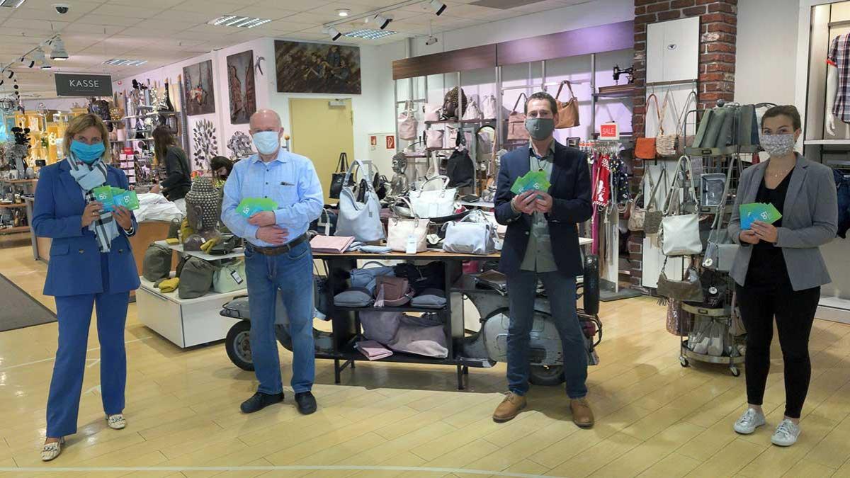 Citymanagement verteilt Wildblumensamen "50 Jahre" im Einzelhandel - Foto © Stadt Viersen
