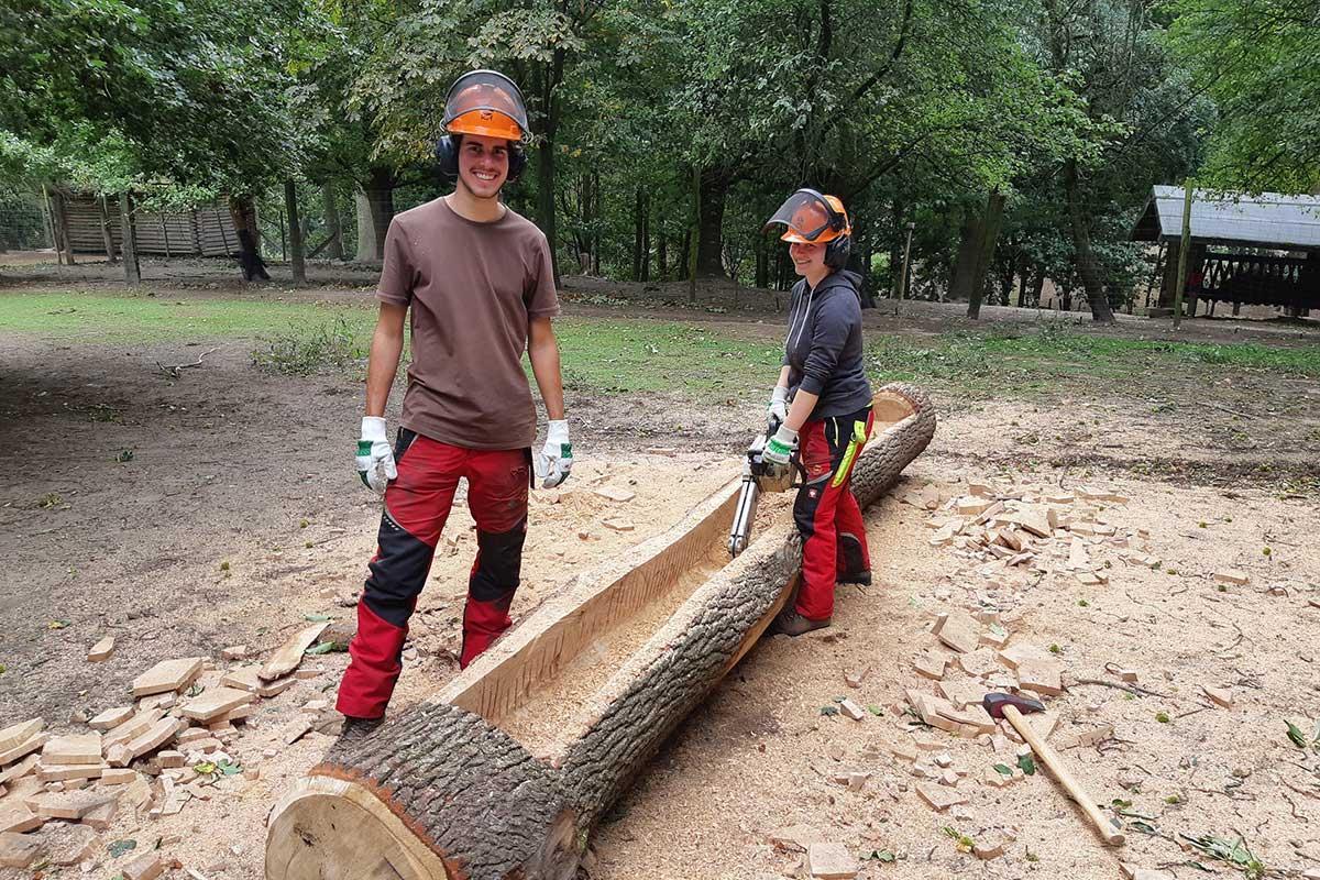 Azubis bauen Tränke - Foto © Stadt Viersen