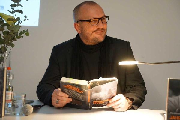 Buchvorstellung in der Stadtbibliothek mit Autor Tim Pröse