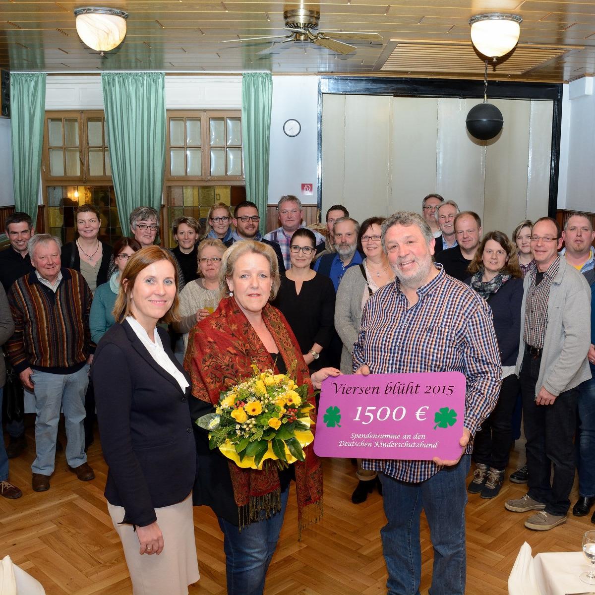 Bild zum Beitrag '"Viersen blüht 2015": Gärtner spenden 1500 Euro an den Kinderschutzbund' Beitragsbild